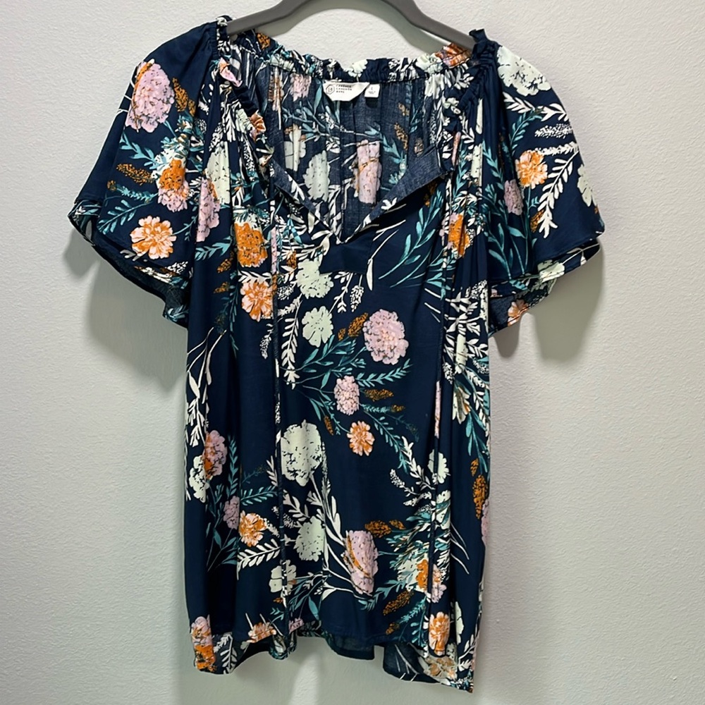 Candace Cameron Bure Size Large top